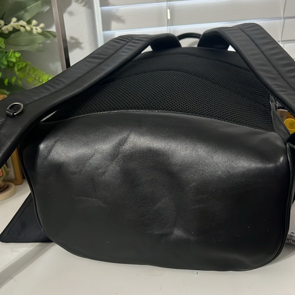 WEST SLIM BACKPACK IN SIGNATURE CANVAS (COACH F78756)
CHARCOAL/BLACK - Picture 10 of 16